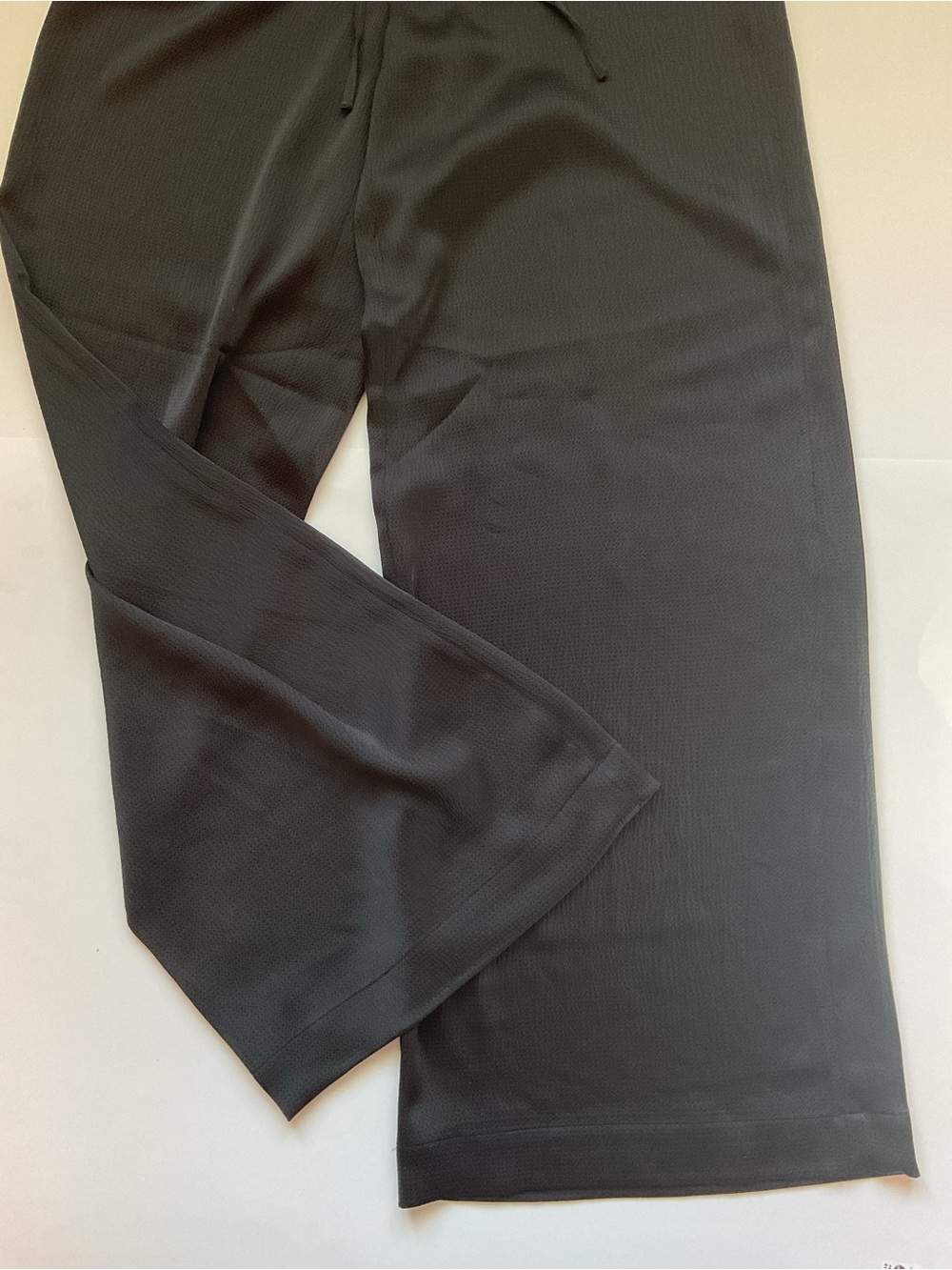 Reitmans Black Wide-Leg Satin  Effect Pants - Picture 5 of 8